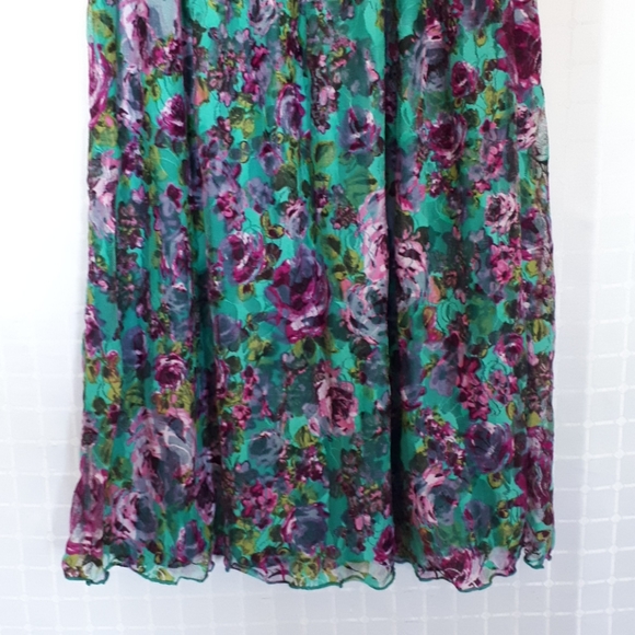 S.H.E Floral  Lace Skirt With Band Waist - Picture 2 of 6